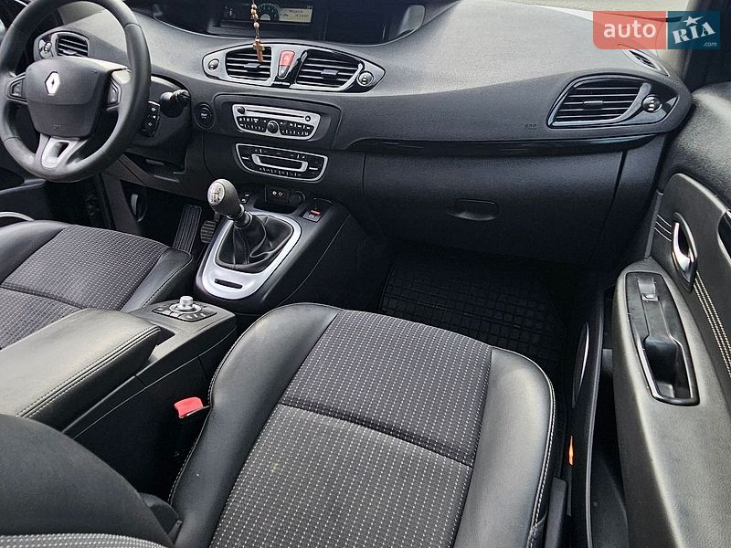 Фото Renault Scenic з оголошення AUTO.RIA