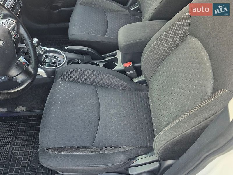 Фото Mitsubishi Outlander Sport з оголошення AUTO.RIA