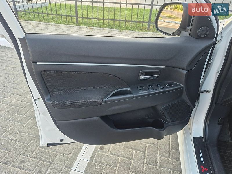 Фото Mitsubishi Outlander Sport з оголошення AUTO.RIA