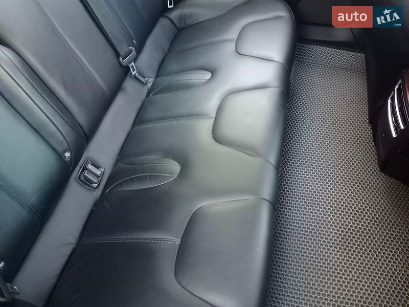Фото Tesla Model S з оголошення AUTO.RIA