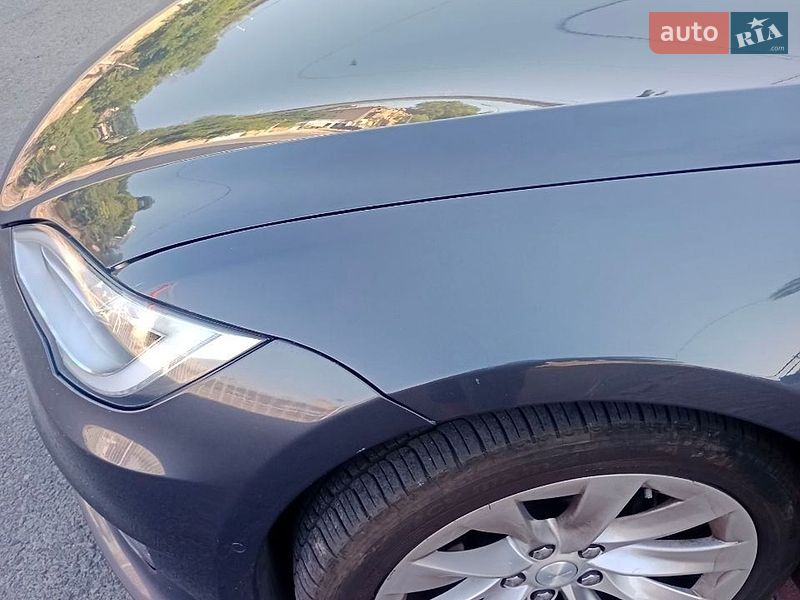Фото Tesla Model S з оголошення AUTO.RIA