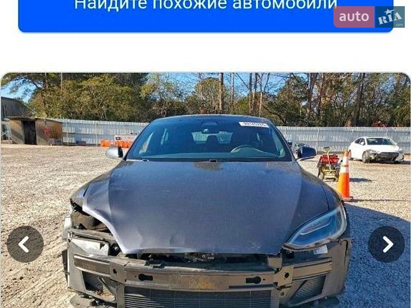 Фото Tesla Model S з оголошення AUTO.RIA