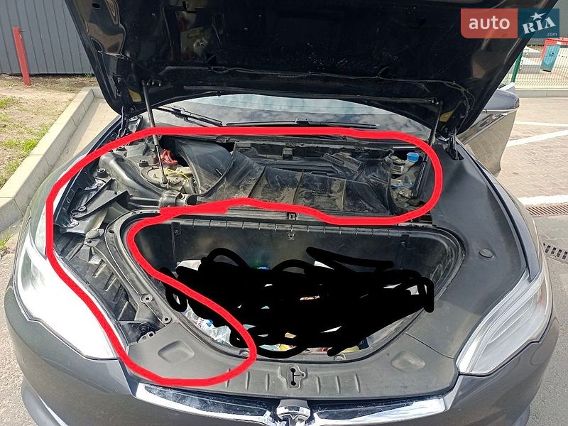 Фото Tesla Model S з оголошення AUTO.RIA