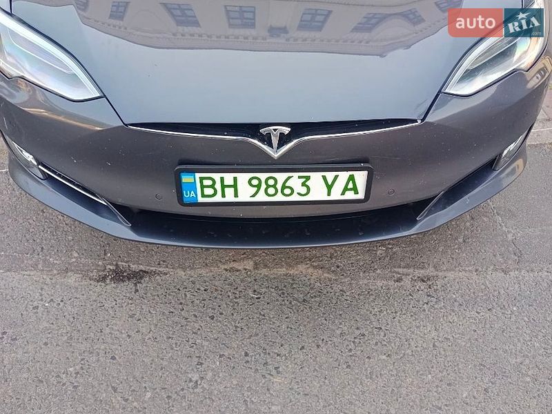 Фото Tesla Model S з оголошення AUTO.RIA