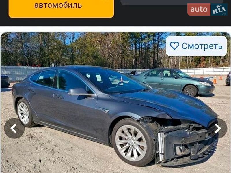 Фото Tesla Model S з оголошення AUTO.RIA