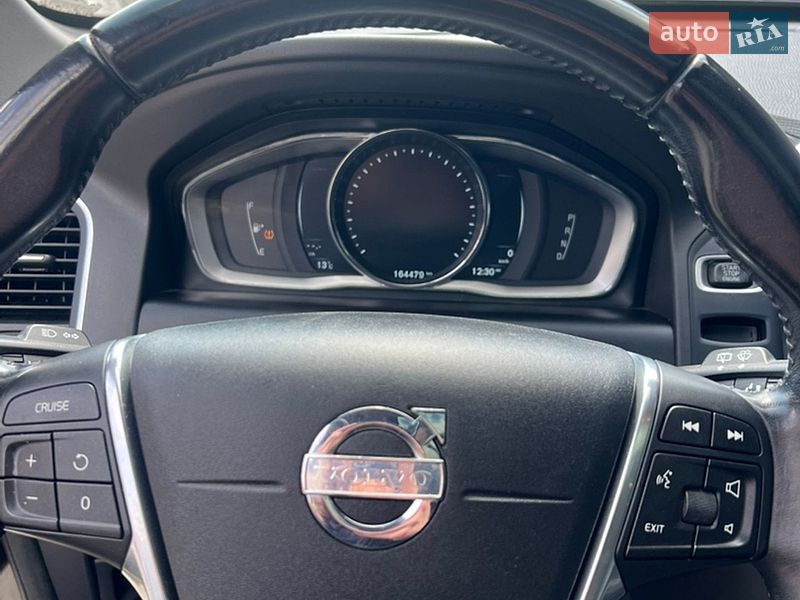 Фото Volvo XC60 з оголошення AUTO.RIA