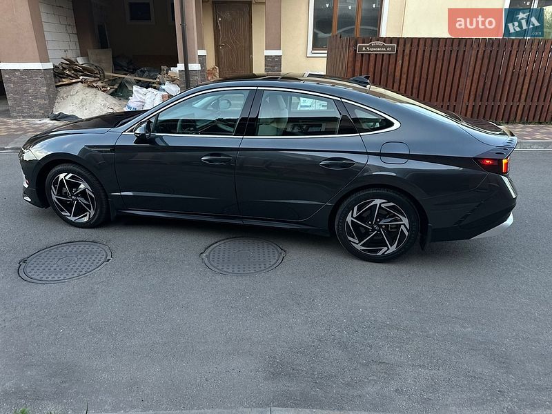 Фото Hyundai Sonata з оголошення AUTO.RIA