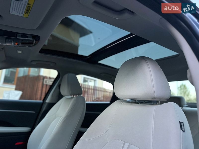 Фото Hyundai Sonata з оголошення AUTO.RIA