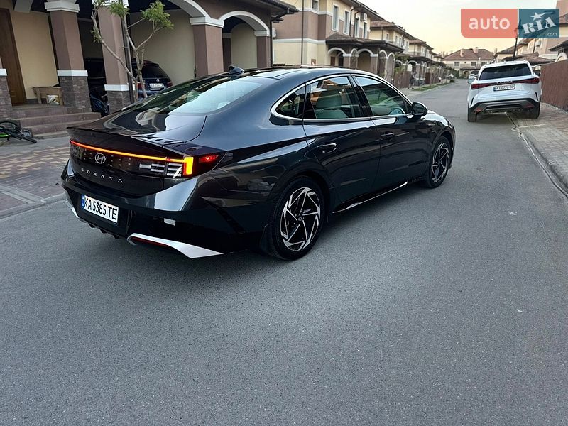 Фото Hyundai Sonata з оголошення AUTO.RIA