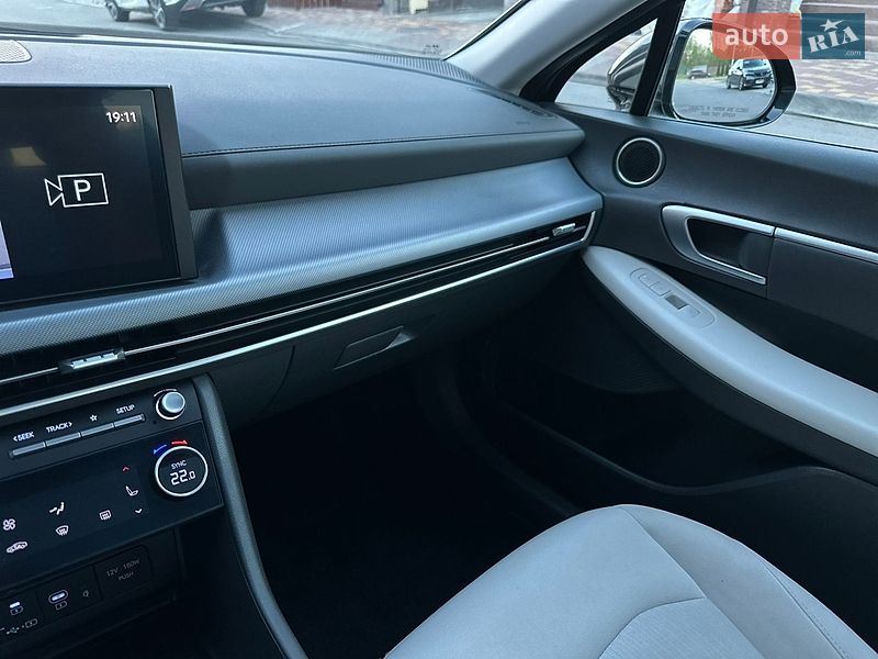 Фото Hyundai Sonata з оголошення AUTO.RIA