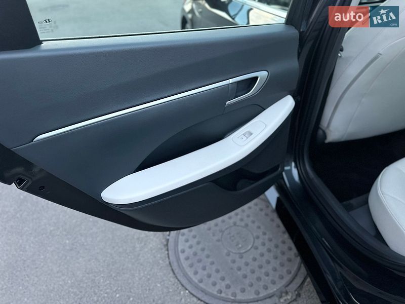 Фото Hyundai Sonata з оголошення AUTO.RIA