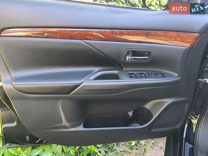 Фото Mitsubishi Outlander з оголошення AUTO.RIA