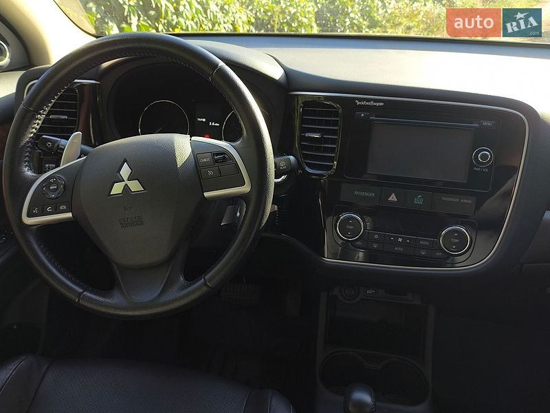Фото Mitsubishi Outlander з оголошення AUTO.RIA