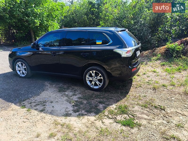 Фото Mitsubishi Outlander з оголошення AUTO.RIA