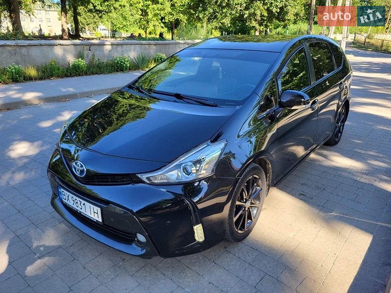 Фото Toyota Prius v з оголошення AUTO.RIA