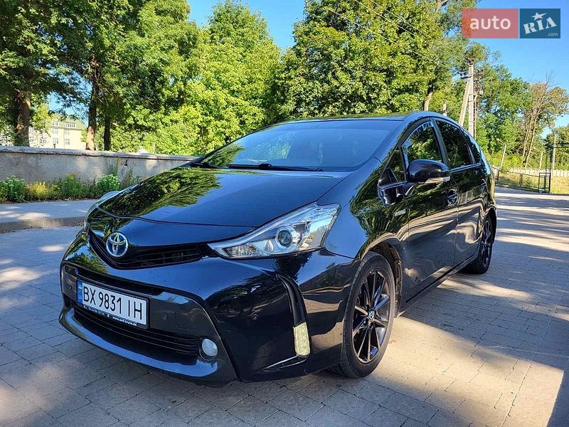 Фото Toyota Prius v з оголошення AUTO.RIA