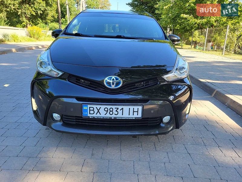 Фото Toyota Prius v з оголошення AUTO.RIA