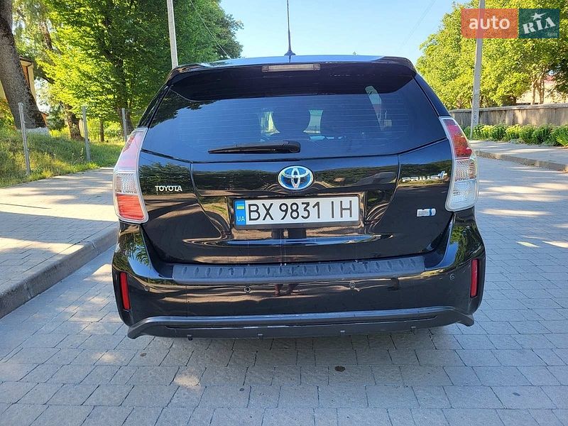 Фото Toyota Prius v з оголошення AUTO.RIA