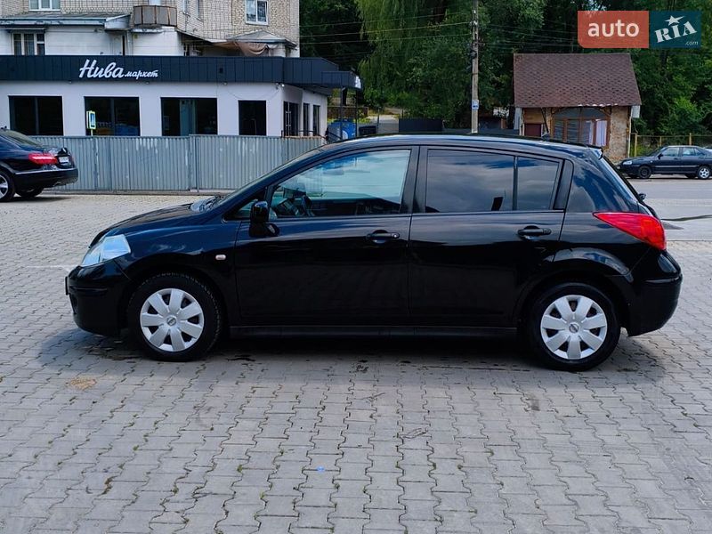 Фото Nissan TIIDA з оголошення AUTO.RIA