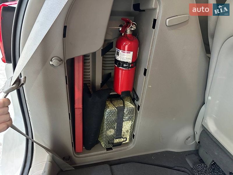 Фото Kia Carnival з оголошення AUTO.RIA