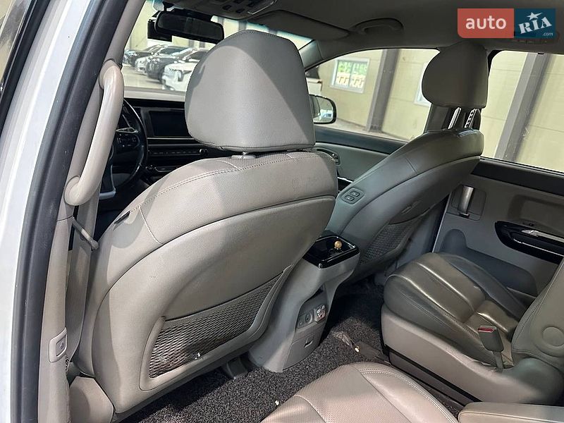 Фото Kia Carnival з оголошення AUTO.RIA