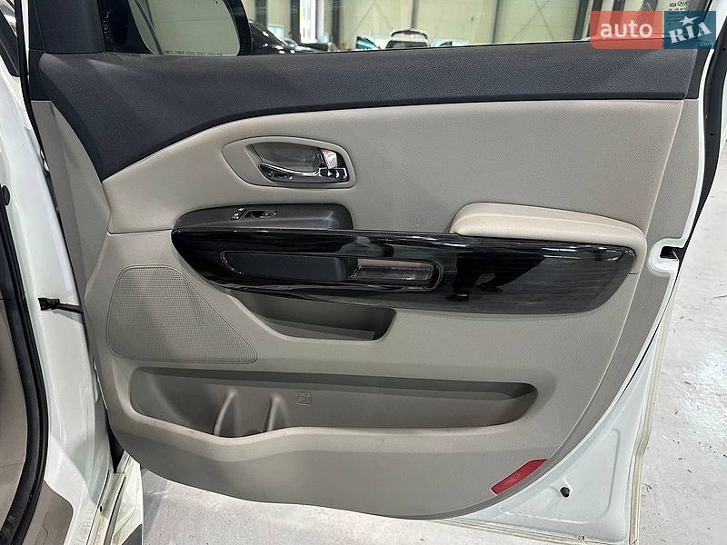 Фото Kia Carnival з оголошення AUTO.RIA