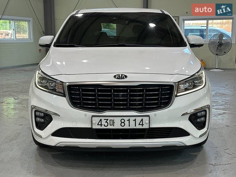 Фото Kia Carnival з оголошення AUTO.RIA