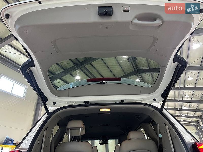 Фото Kia Carnival з оголошення AUTO.RIA