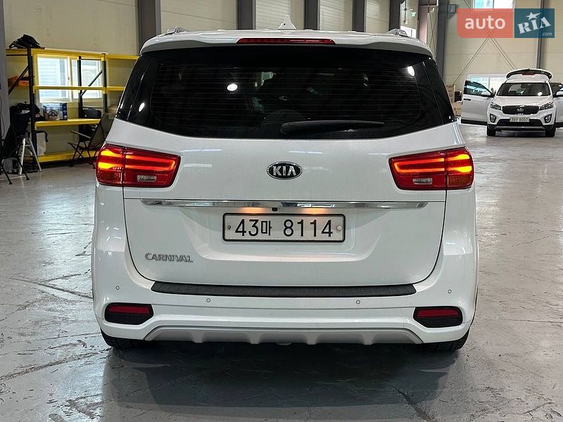 Фото Kia Carnival з оголошення AUTO.RIA