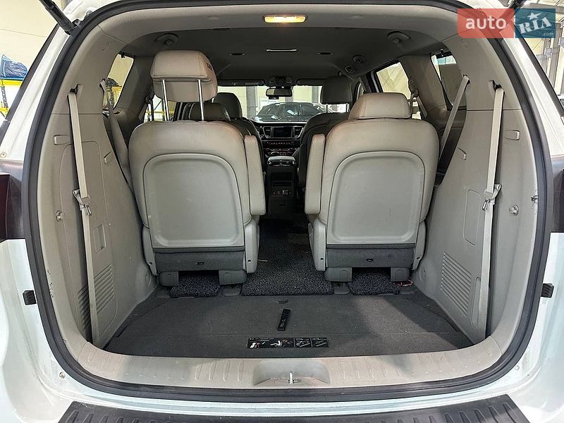 Фото Kia Carnival з оголошення AUTO.RIA