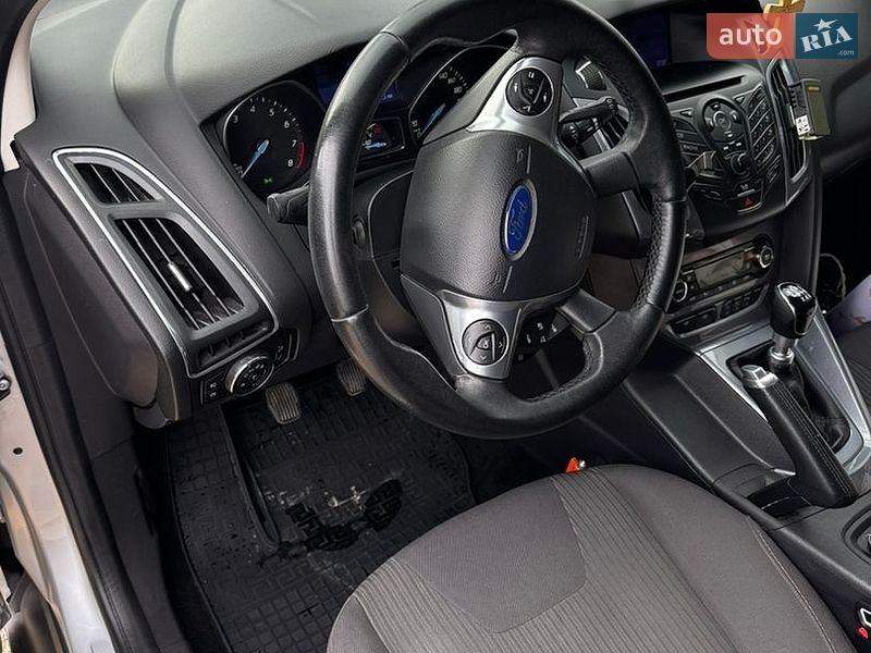Фото Ford Focus з оголошення AUTO.RIA