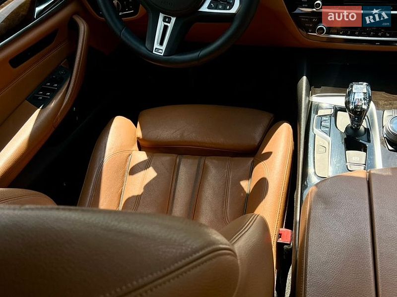Фото BMW 5 Series з оголошення AUTO.RIA