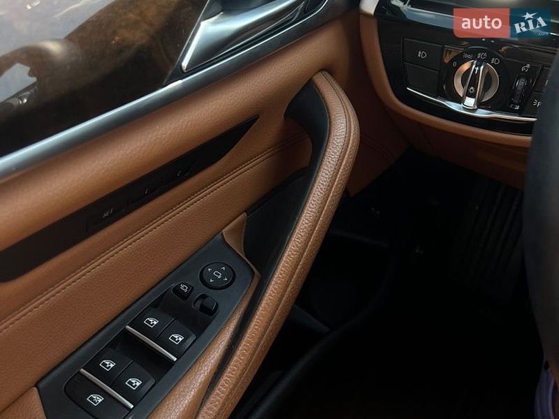 Фото BMW 5 Series з оголошення AUTO.RIA