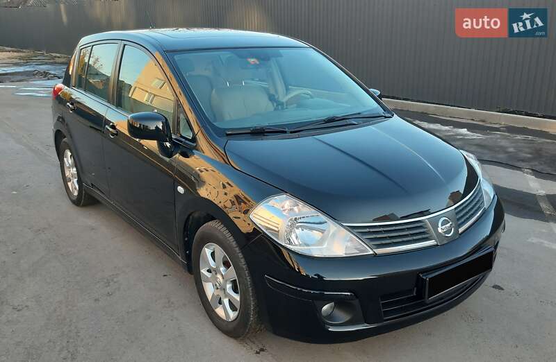 Фото Nissan TIIDA з оголошення AUTO.RIA