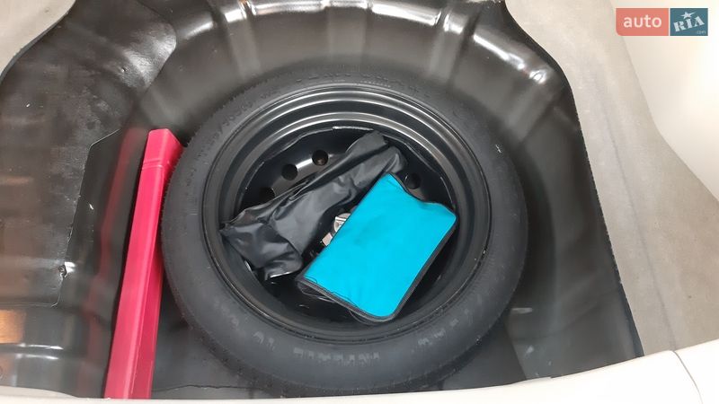 Фото Nissan TIIDA з оголошення AUTO.RIA