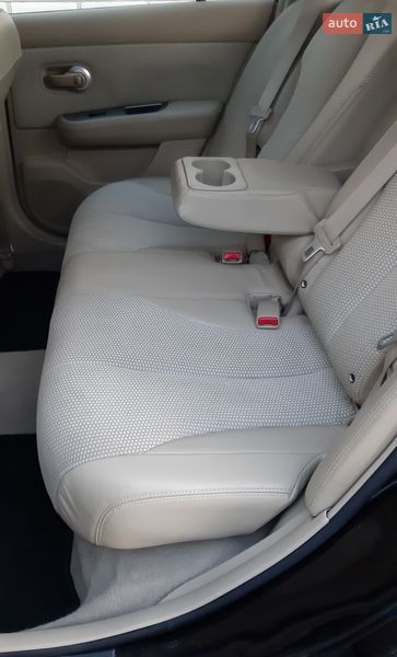 Фото Nissan TIIDA з оголошення AUTO.RIA