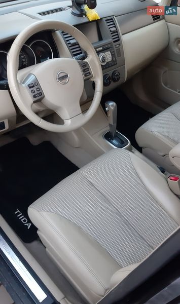 Фото Nissan TIIDA з оголошення AUTO.RIA