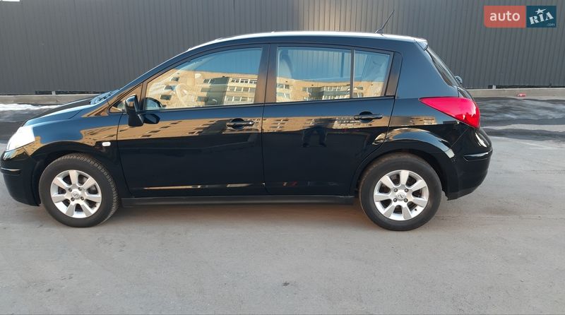 Фото Nissan TIIDA з оголошення AUTO.RIA