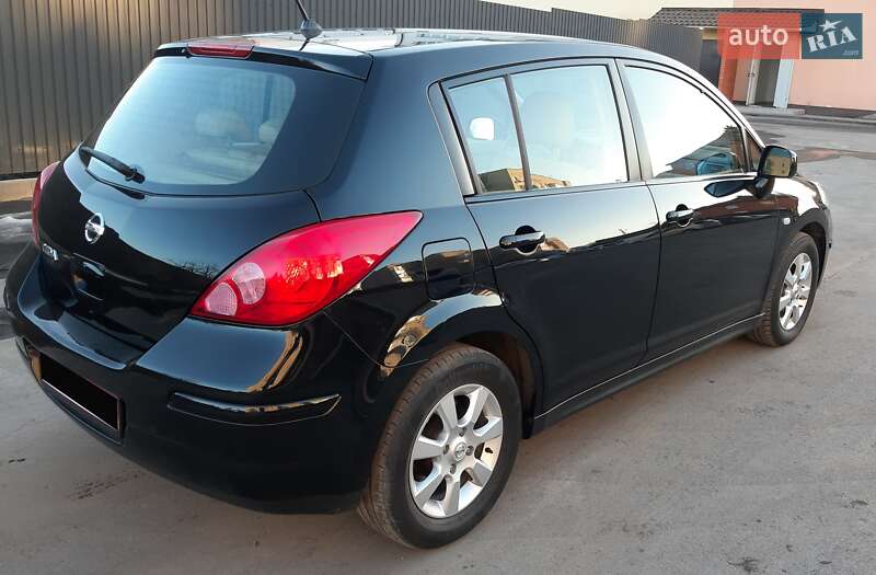 Фото Nissan TIIDA з оголошення AUTO.RIA