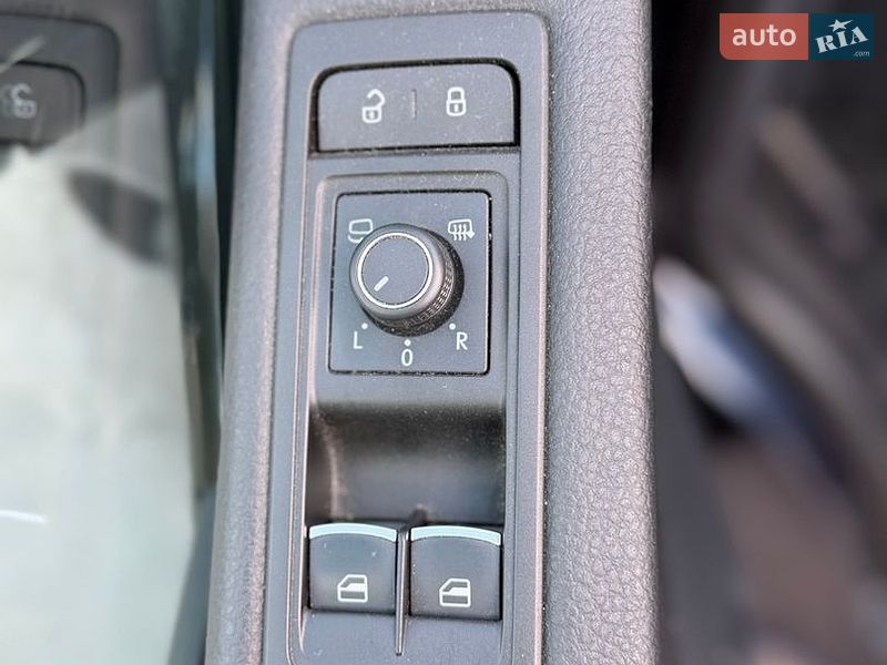 Фото Volkswagen Multivan з оголошення AUTO.RIA