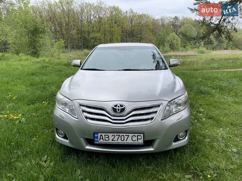 Фото Toyota Camry з оголошення AUTO.RIA