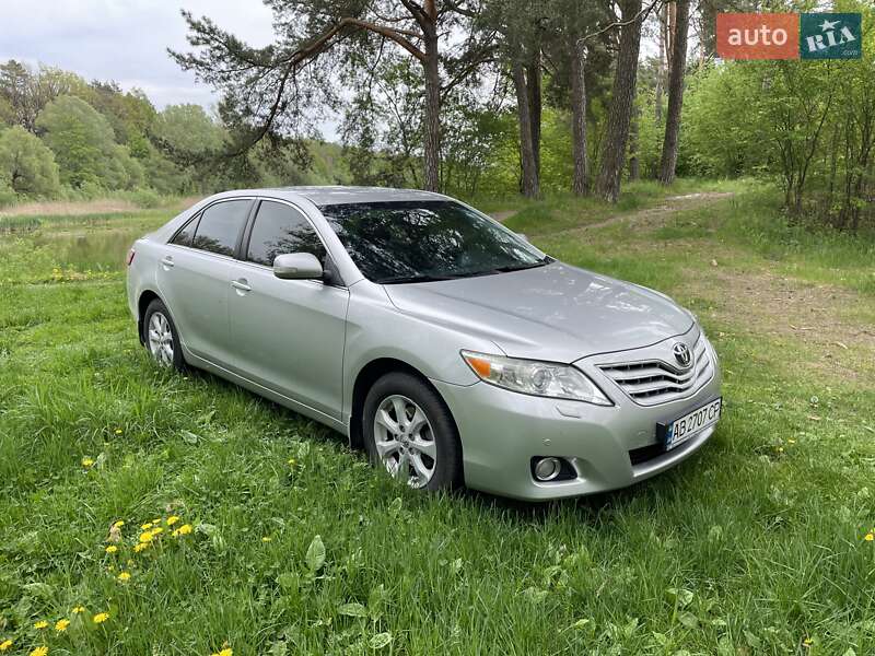 Фото Toyota Camry з оголошення AUTO.RIA