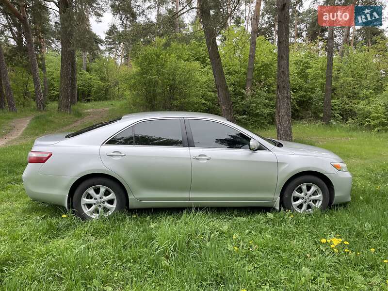 Фото Toyota Camry з оголошення AUTO.RIA