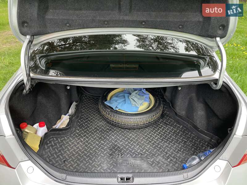 Фото Toyota Camry з оголошення AUTO.RIA