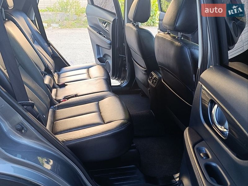 Фото Nissan X-Trail з оголошення AUTO.RIA