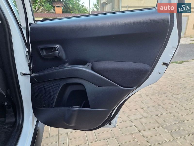 Фото Mitsubishi Outlander XL з оголошення AUTO.RIA