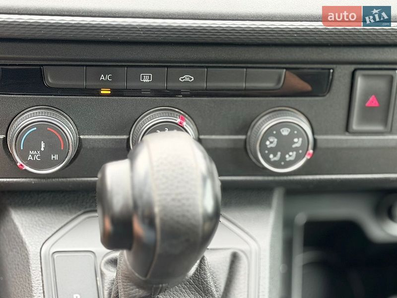 Фото Volkswagen Multivan з оголошення AUTO.RIA