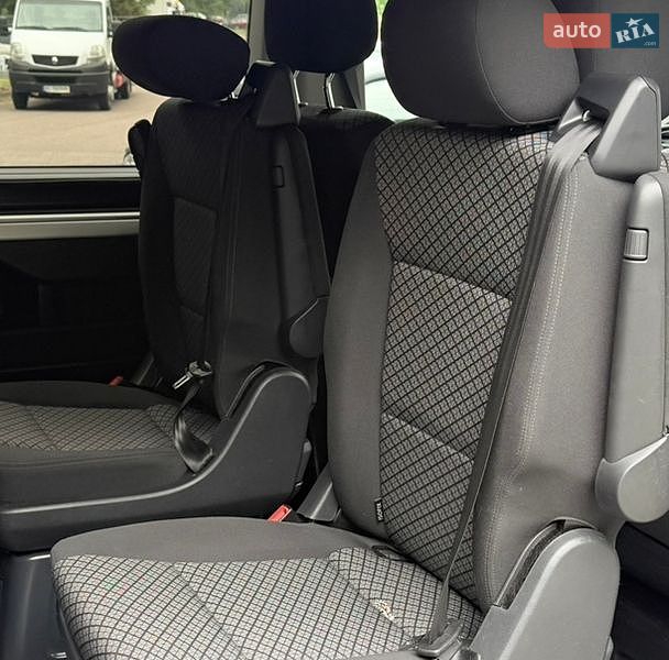 Фото Volkswagen Multivan з оголошення AUTO.RIA