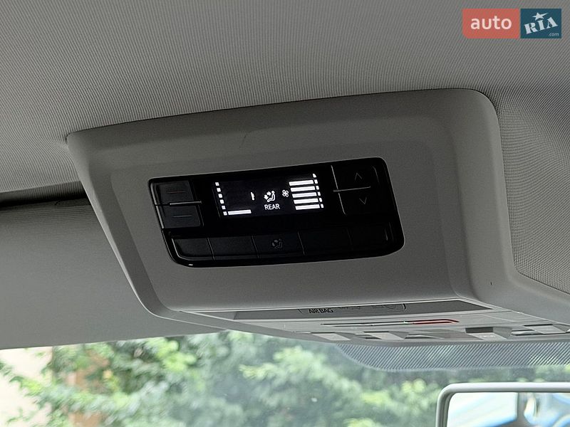 Фото Volkswagen Multivan з оголошення AUTO.RIA