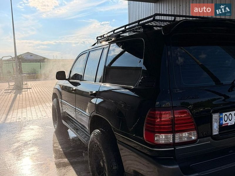 Фото Lexus LX з оголошення AUTO.RIA